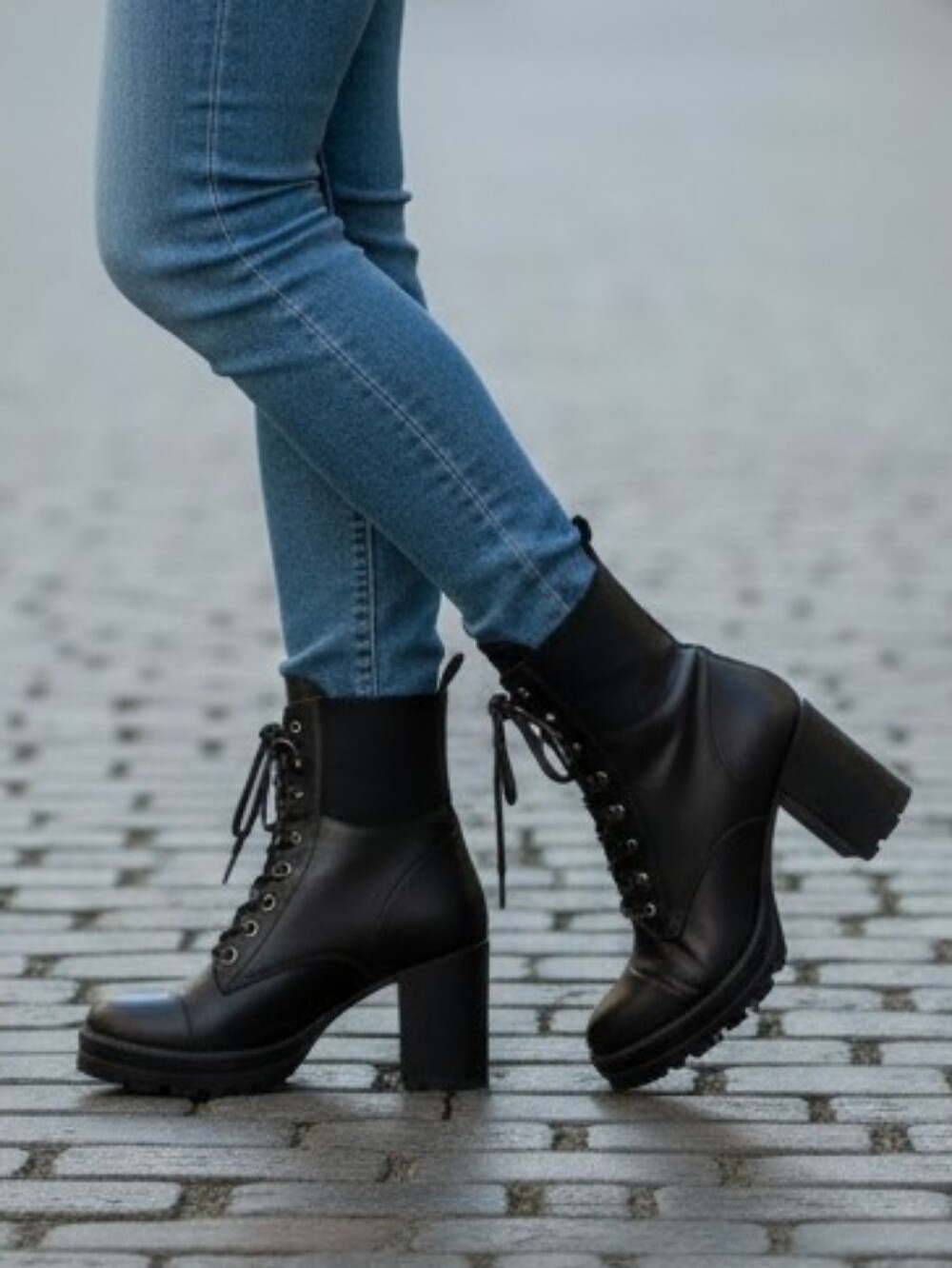 Brash Black Lace-Up Combat Ankle Boots Block Heel Size 6.5